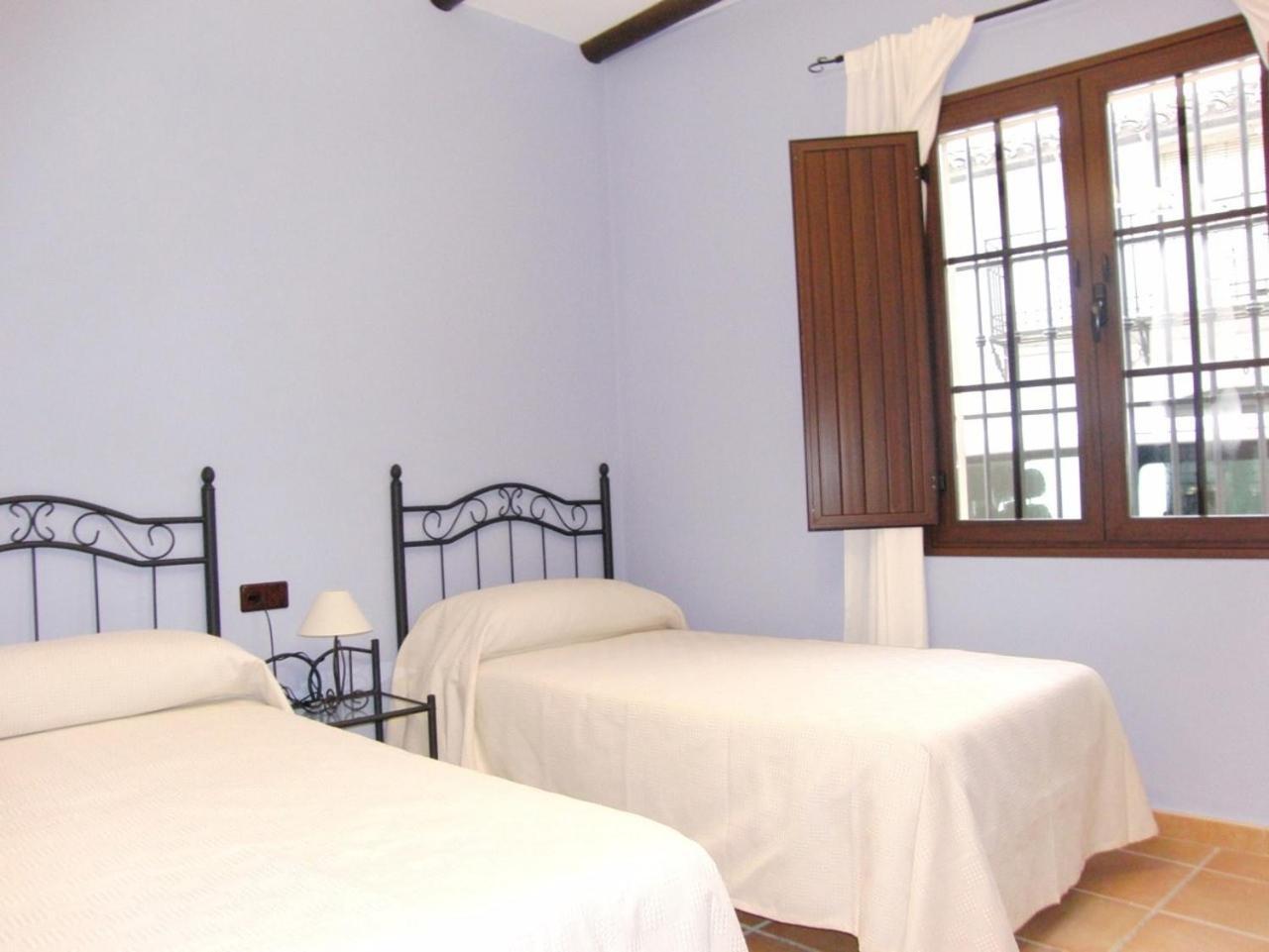 Hotel El Romeral Альмаден-де-ла-Плата Экстерьер фото